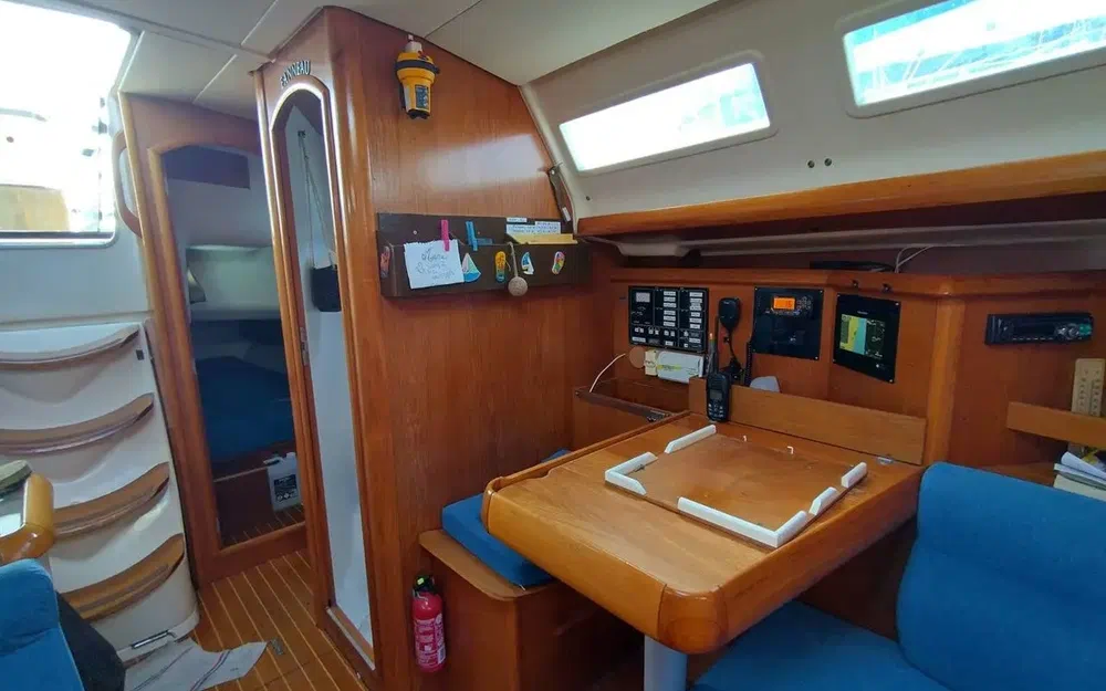 slider 7 Jeanneau Sun Odyssey 37