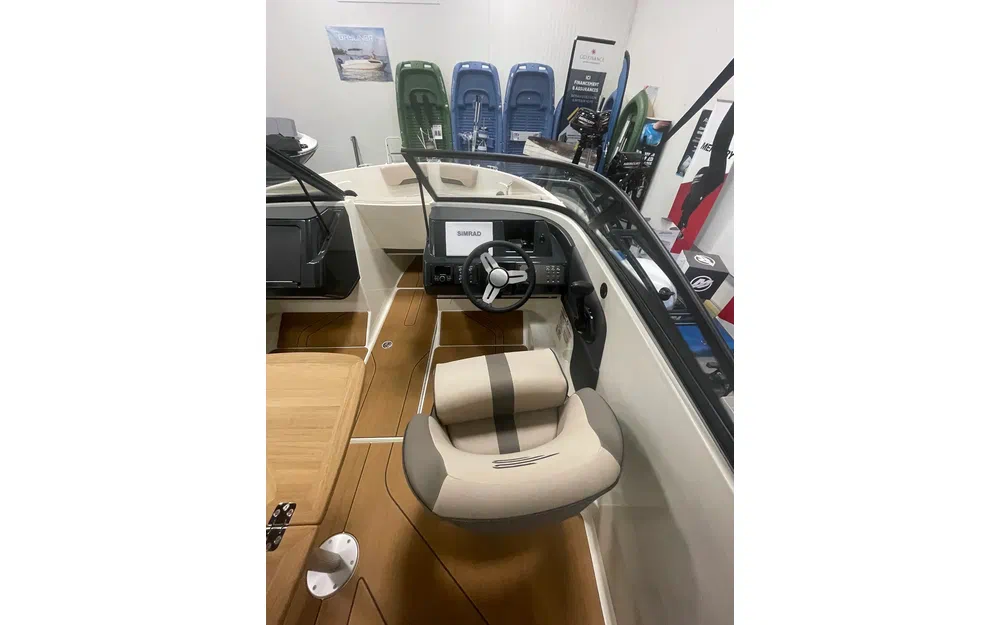 slider 5 Bayliner V20i