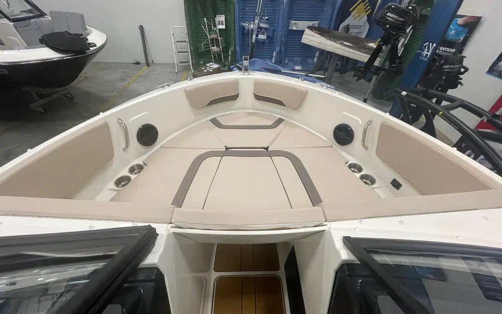 slider 6 Bayliner V20i