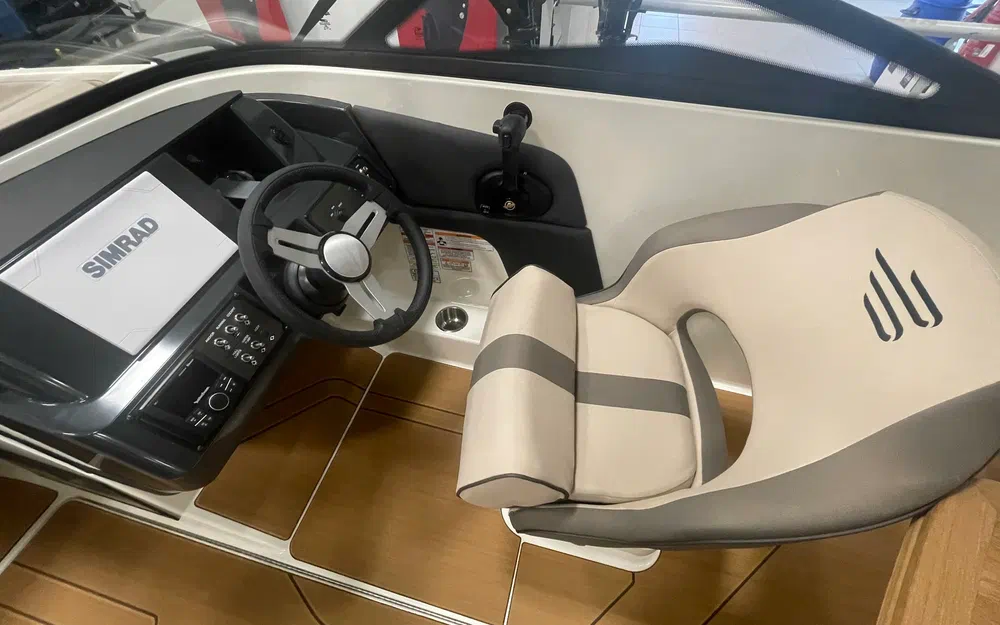 slider 8 Bayliner V20i