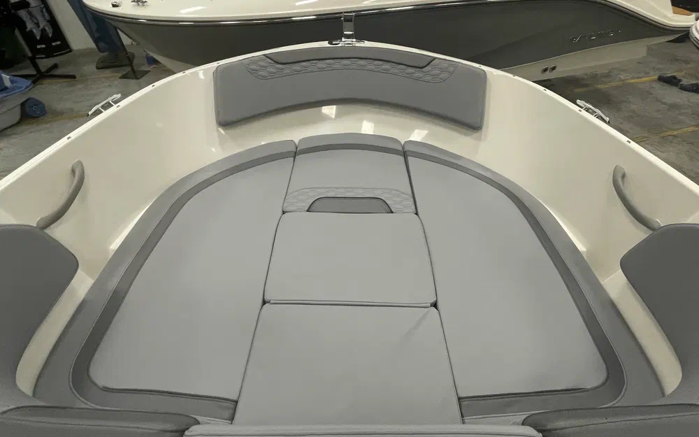 slider 4 Bayliner M19