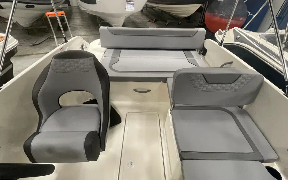 slider 3 Bayliner M19