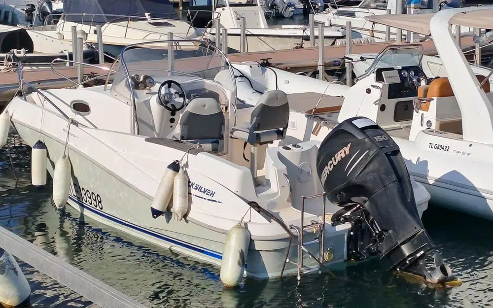 slider 3 Quicksilver 635 WA Commander