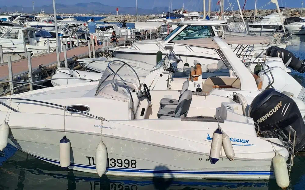 slider 5 Quicksilver 635 WA Commander