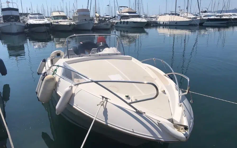 slider 6 Quicksilver 635 WA Commander