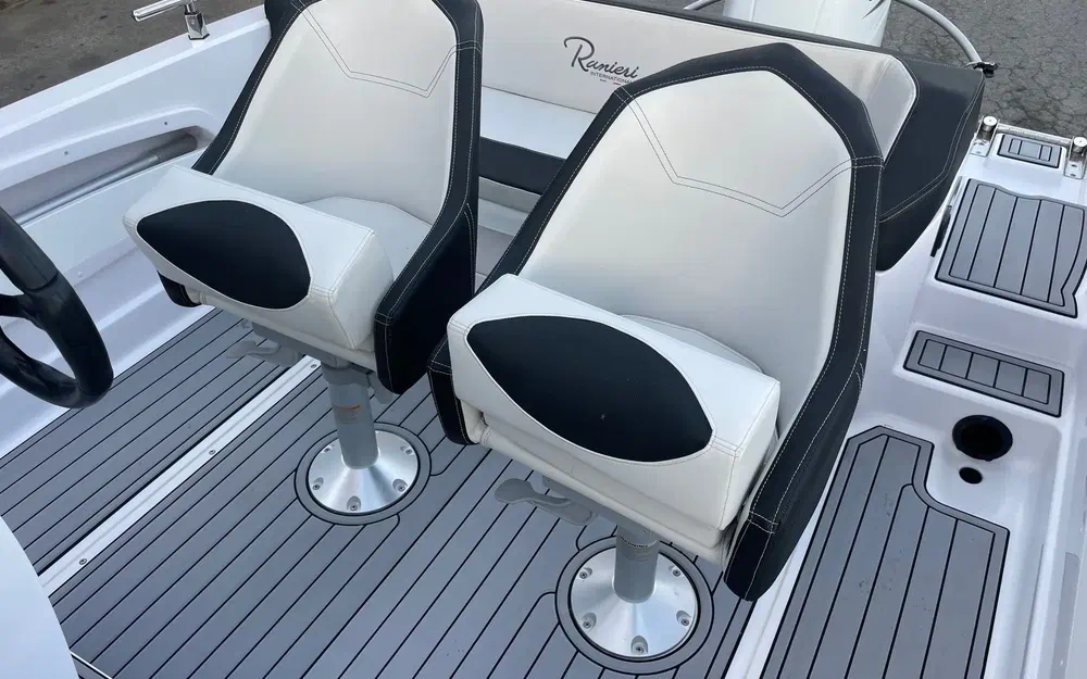 slider 11 Ranieri Voyager 21 S