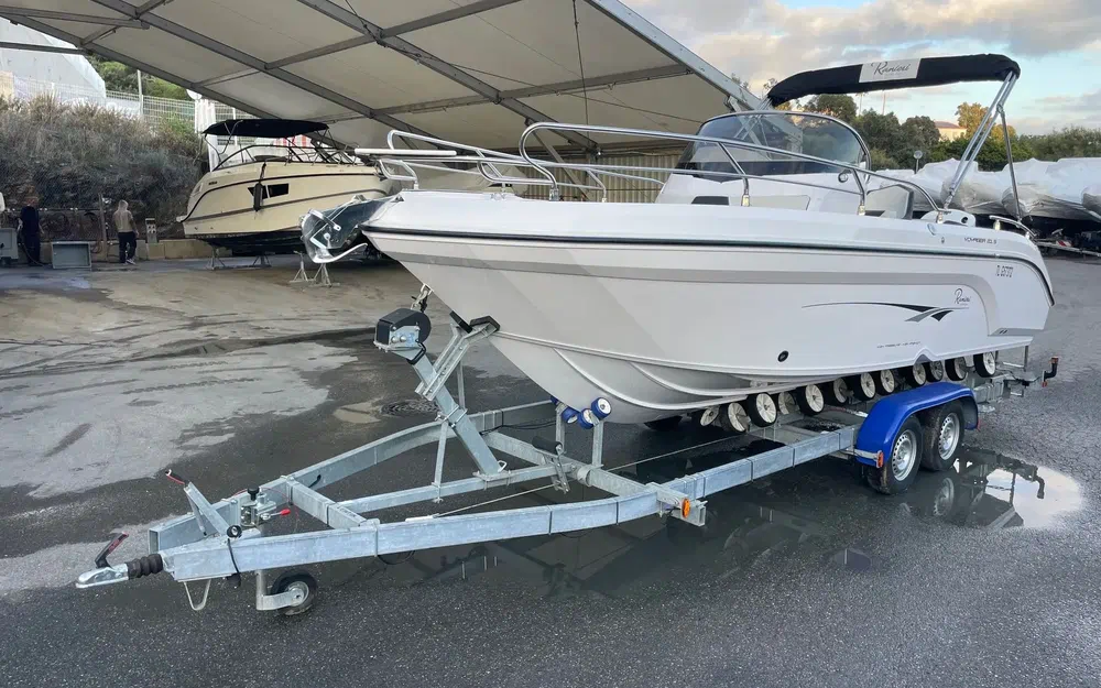 slider 4 Ranieri Voyager 21 S