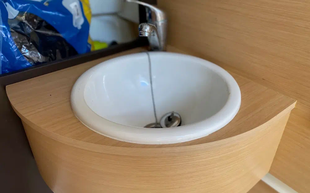 slider 9 Beneteau Flyer 850 Sun Deck