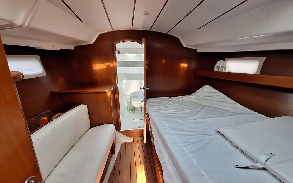 slider 10 Beneteau Oceanis 411