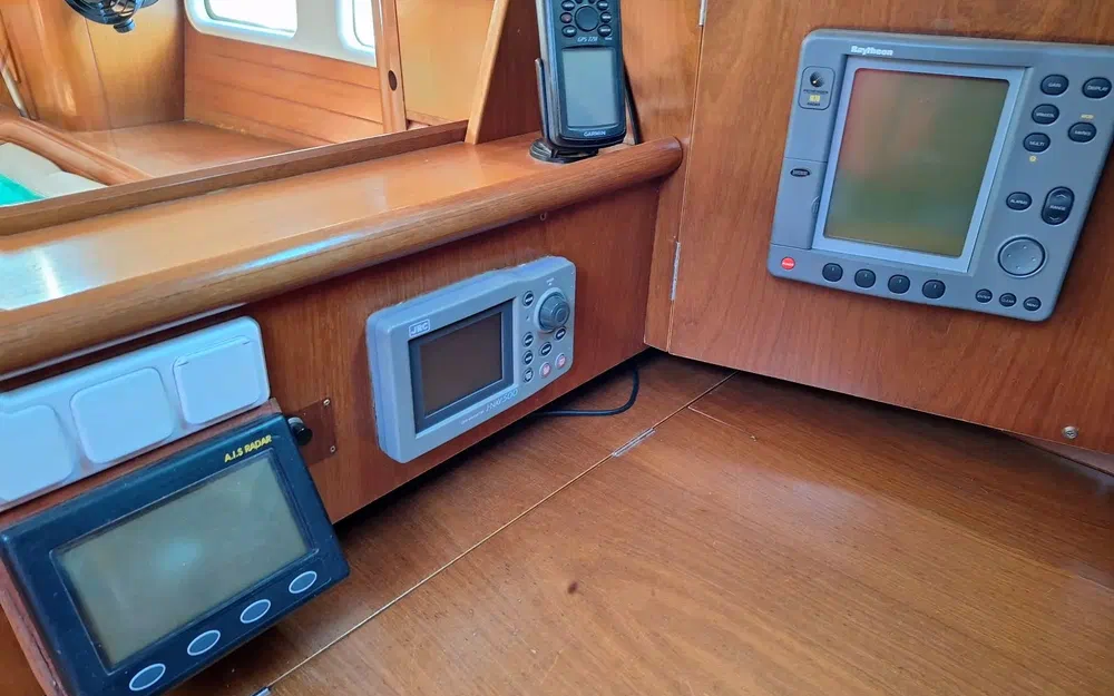 slider 5 Beneteau Oceanis 411