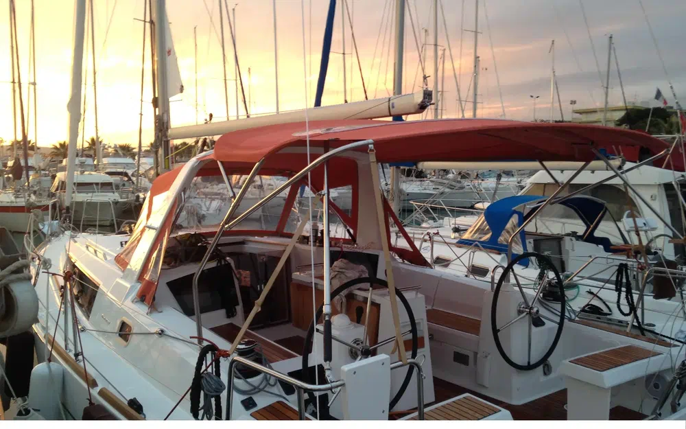 slider 2 Beneteau Oceanis 35 Cruiser