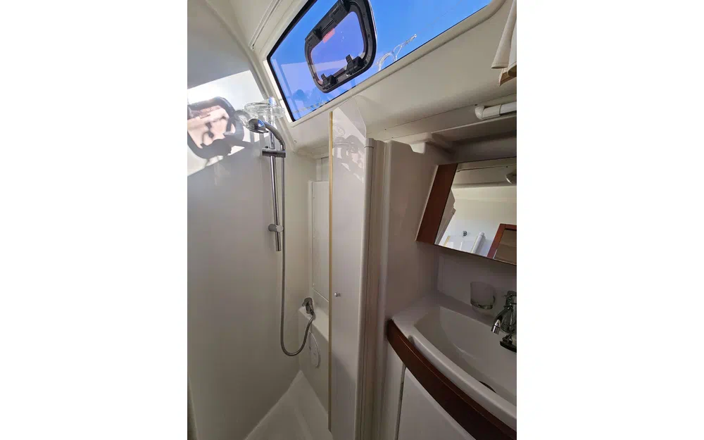 slider 11 Beneteau Oceanis 43