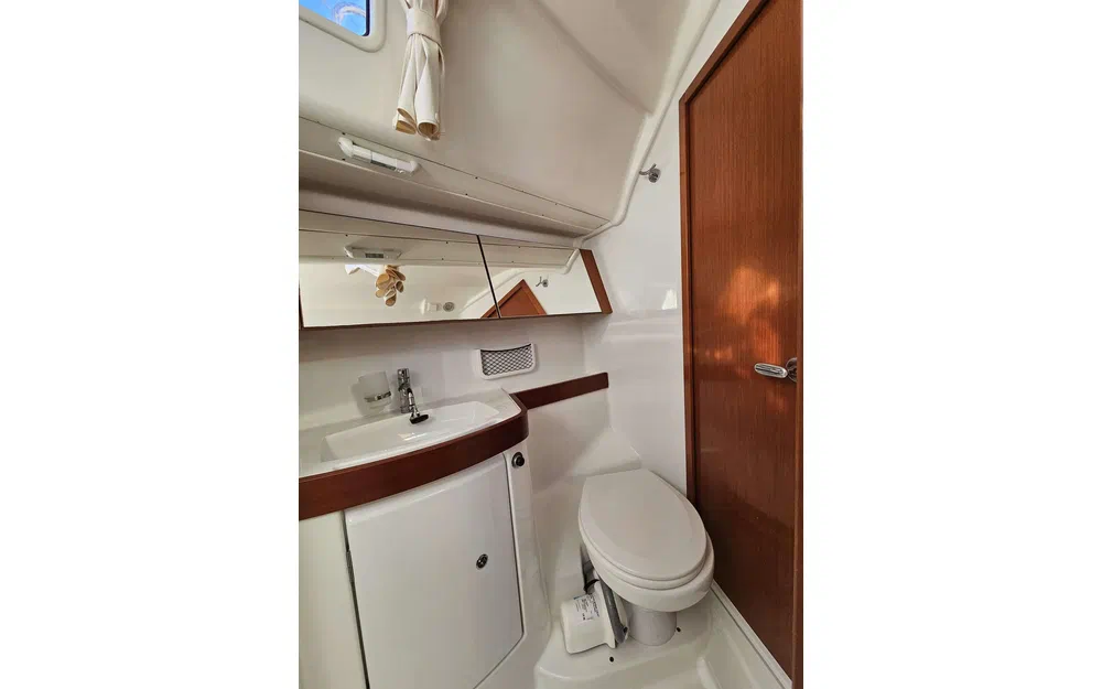 slider 12 Beneteau Oceanis 43