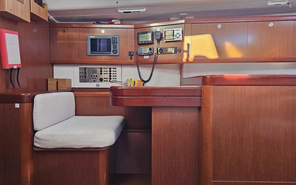 slider 6 Beneteau Oceanis 43