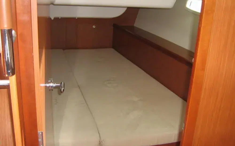 slider 10 Beneteau Oceanis 43