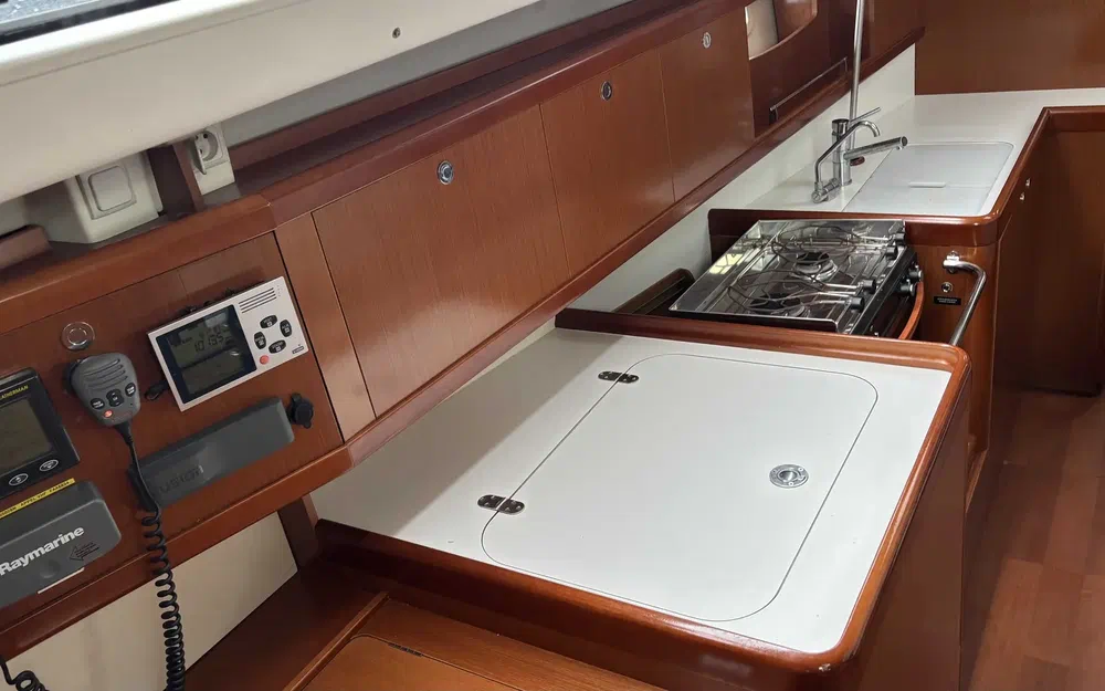 slider 2 Beneteau Oceanis 43