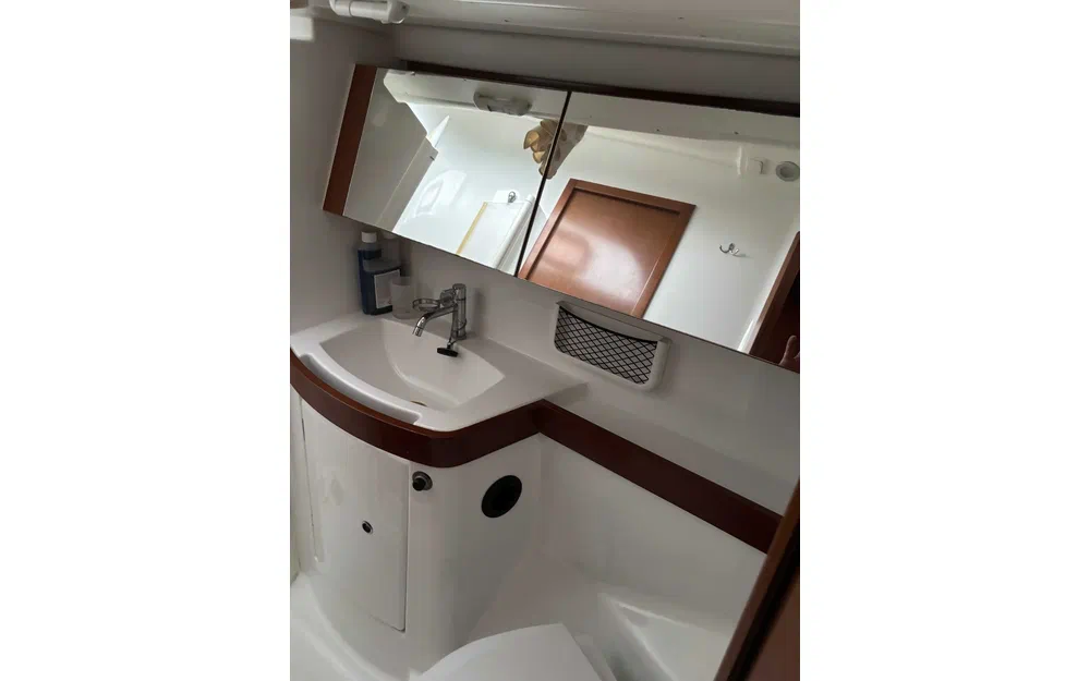 slider 7 Beneteau Oceanis 43