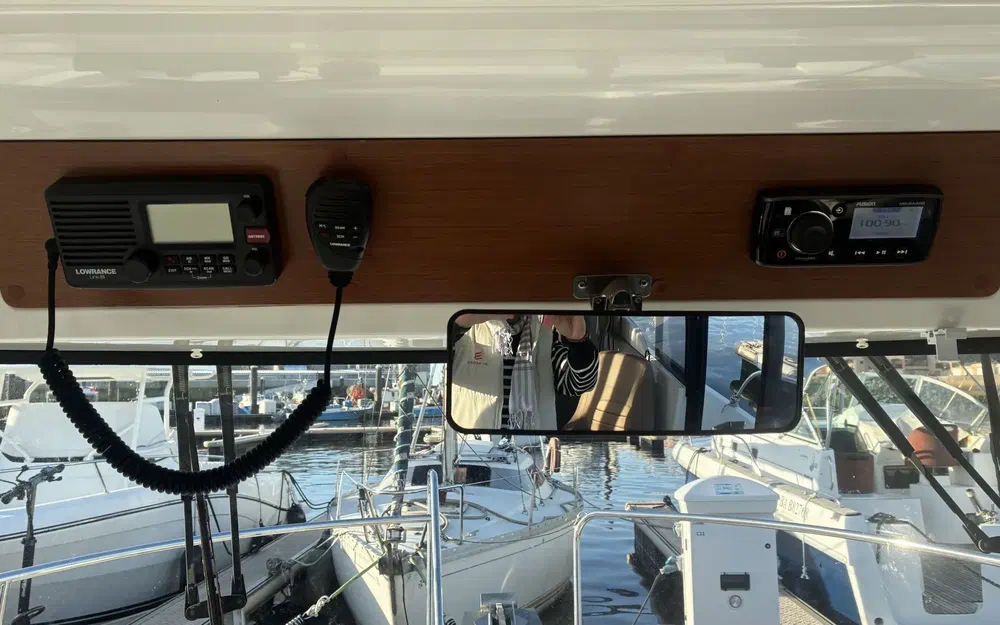 slider 10 Jeanneau Merry Fisher 855