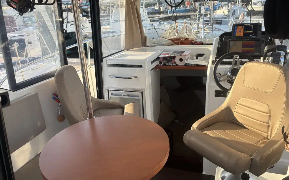 slider 11 Jeanneau Merry Fisher 855