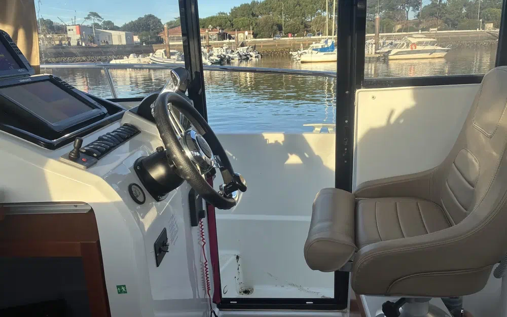 slider 13 Jeanneau Merry Fisher 855