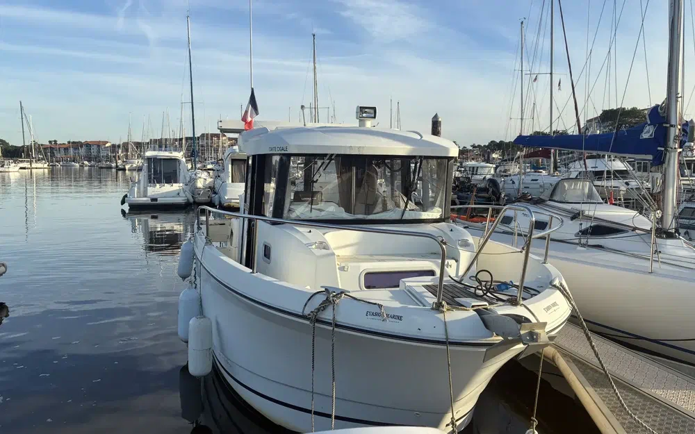 slider 3 Jeanneau Merry Fisher 855