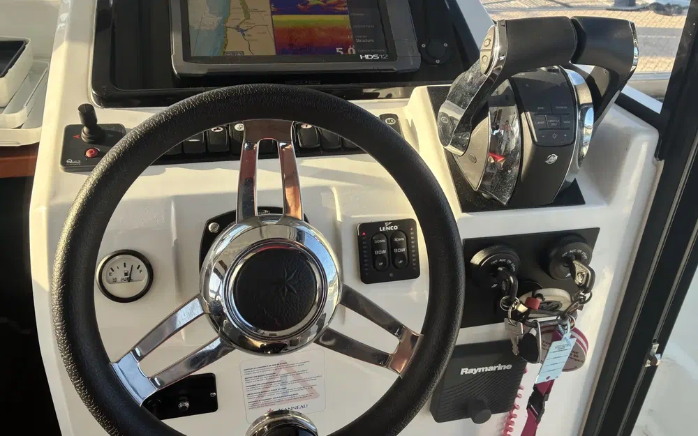 slider 8 Jeanneau Merry Fisher 855