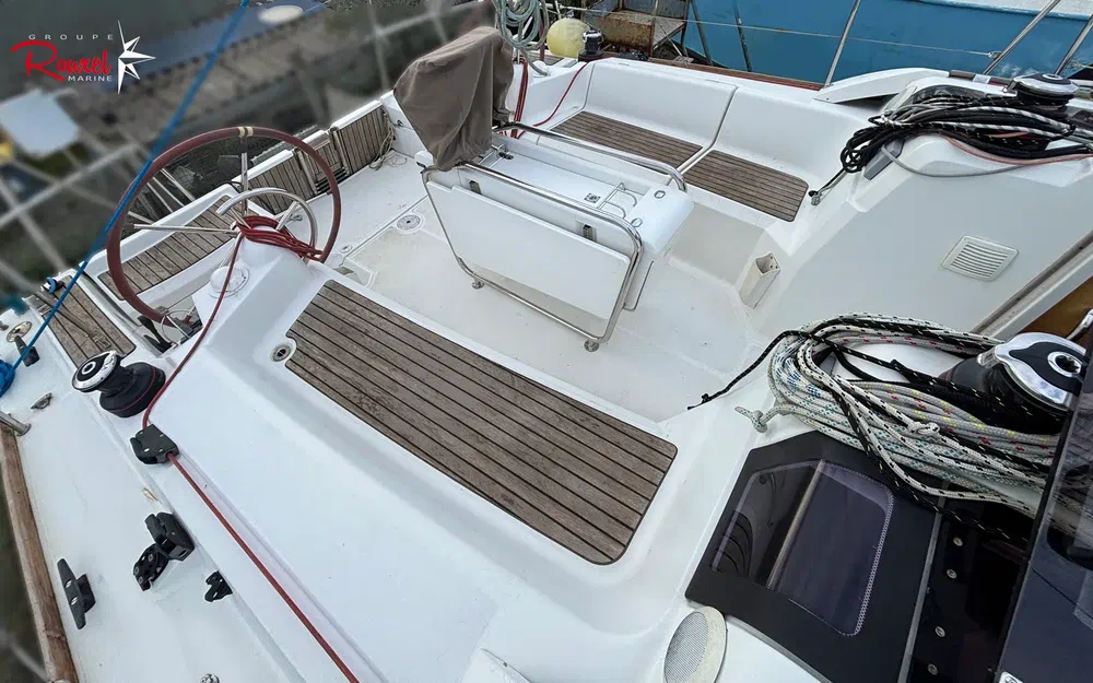 slider 6 Jeanneau Sun Odyssey 379 Dl