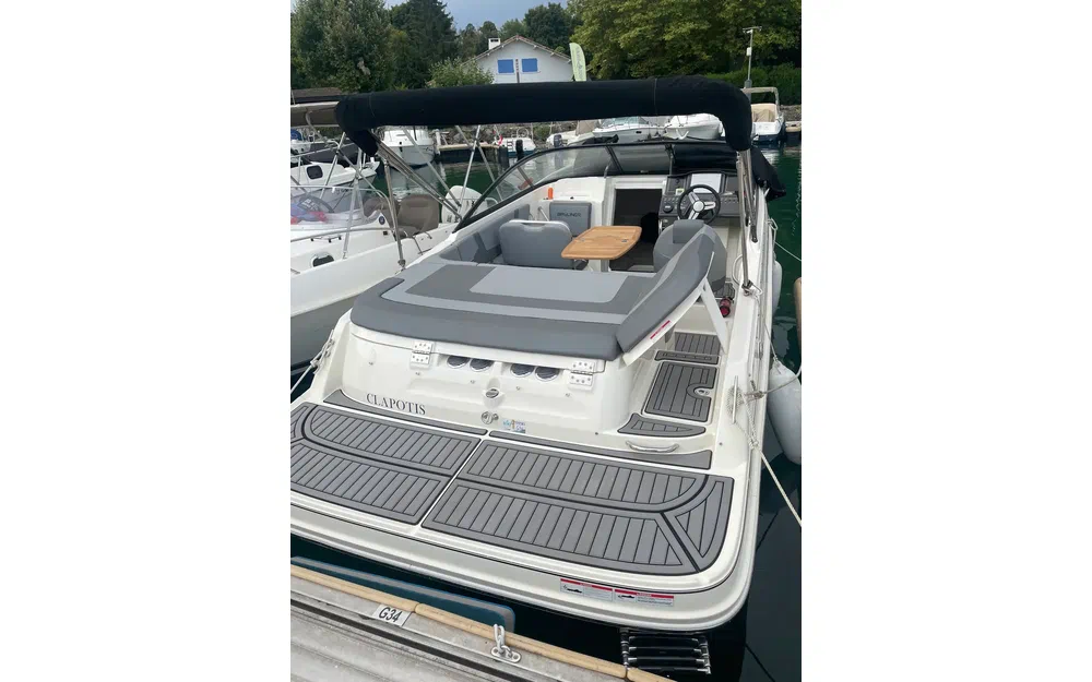 slider 3 Bayliner VR5 Cuddy