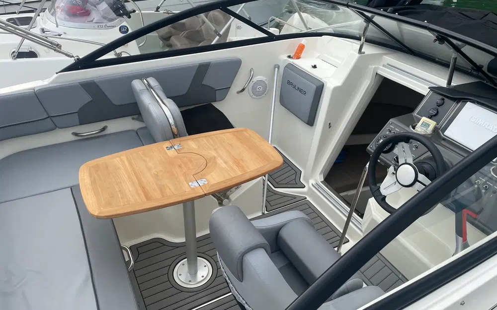 slider 15 Bayliner VR5 Cuddy