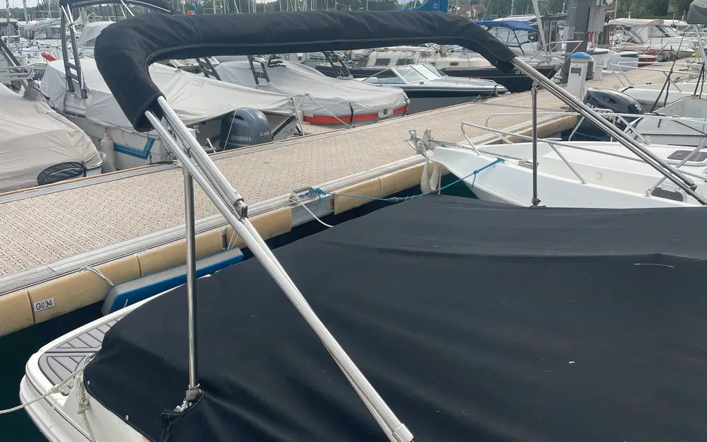 slider 5 Bayliner VR5 Cuddy