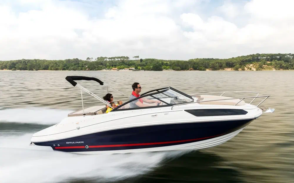 slider 0 Bayliner VR5 Cuddy