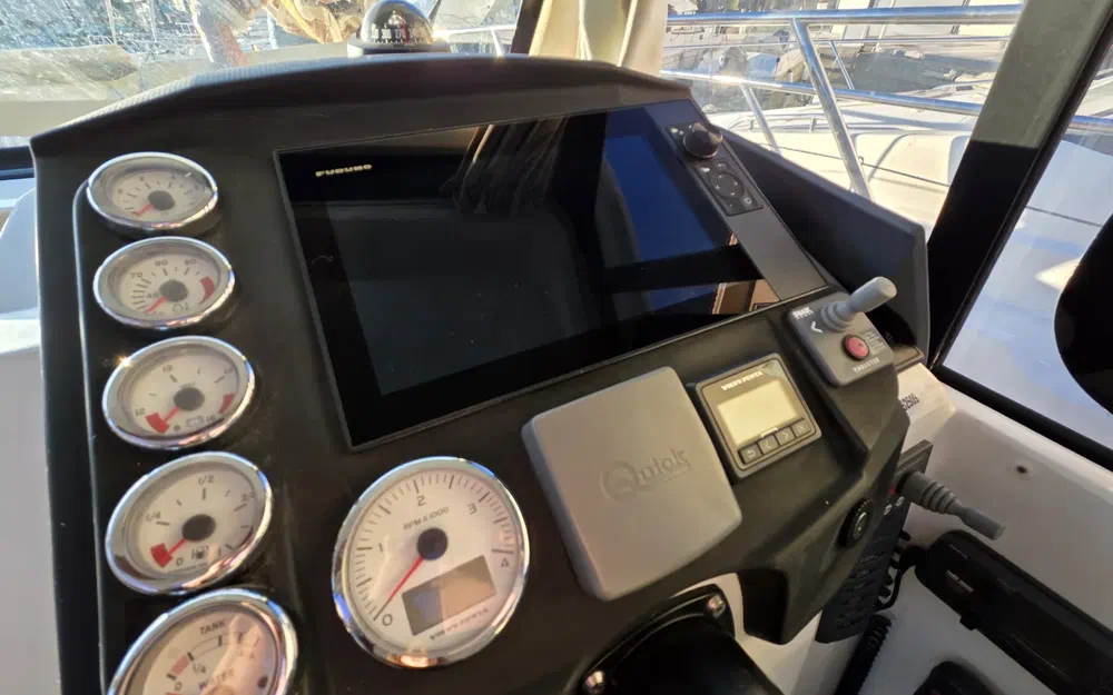 slider 6 Beneteau Antares 9 OB