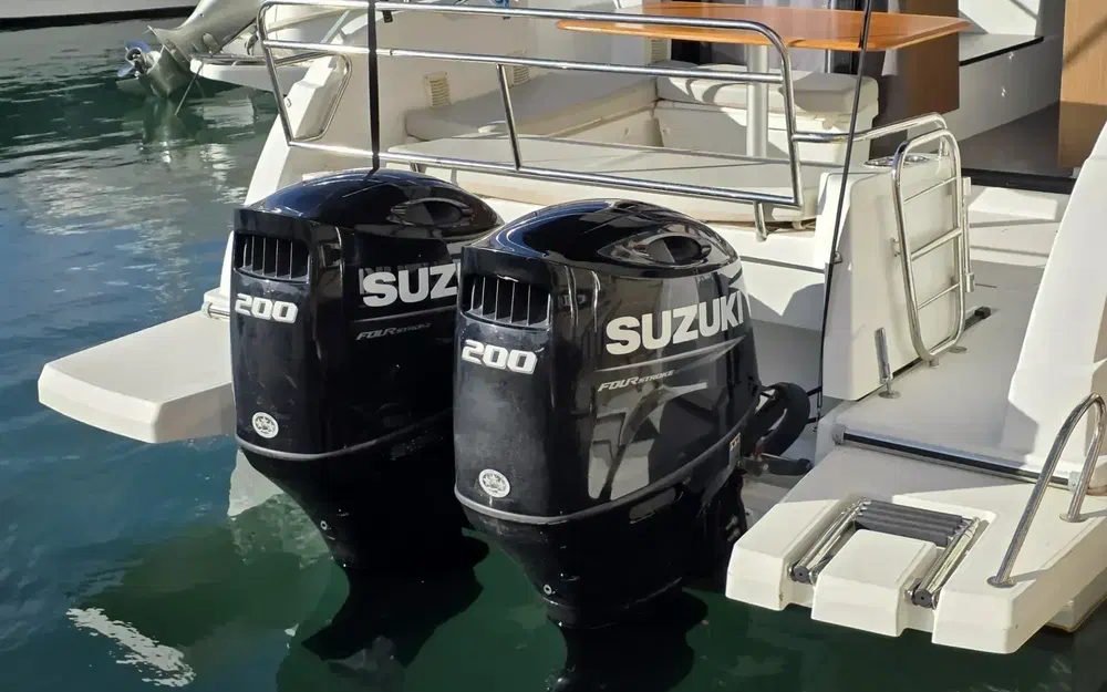 slider 8 Beneteau Antares 9 OB