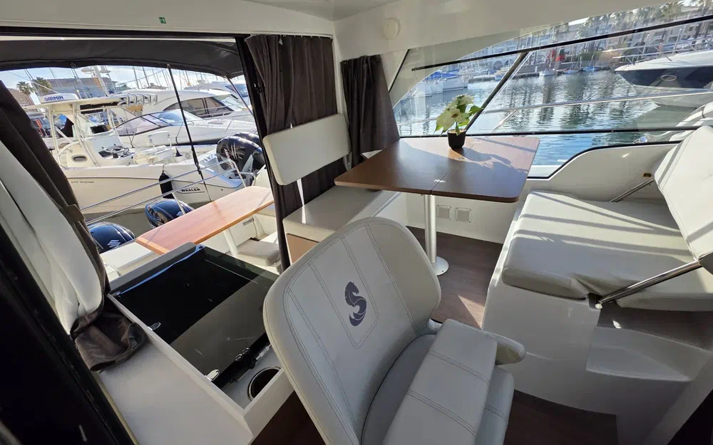 slider 14 Beneteau Antares 9 OB