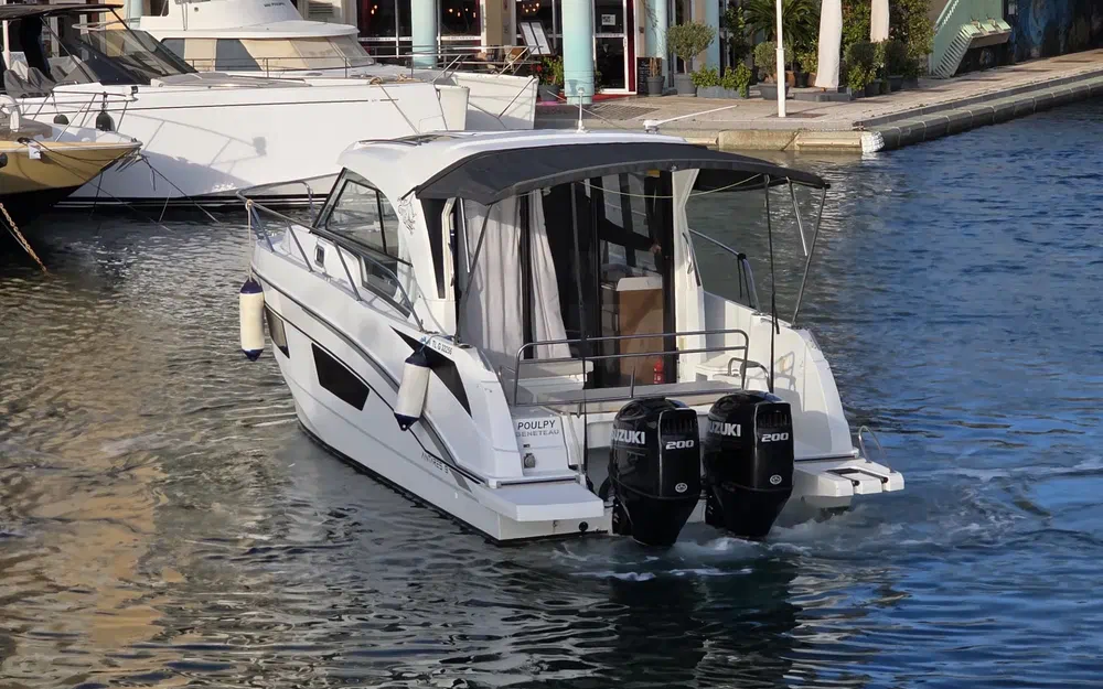 slider 1 Beneteau Antares 9 OB