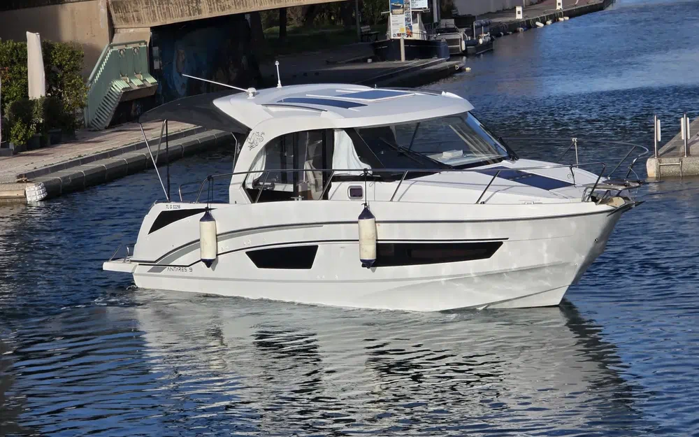 slider 27 Beneteau Antares 9 OB