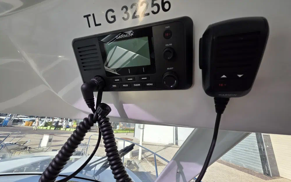 slider 28 Beneteau Antares 9 OB