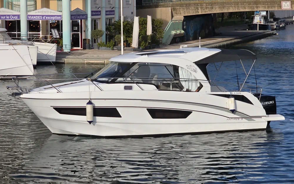 slider 31 Beneteau Antares 9 OB