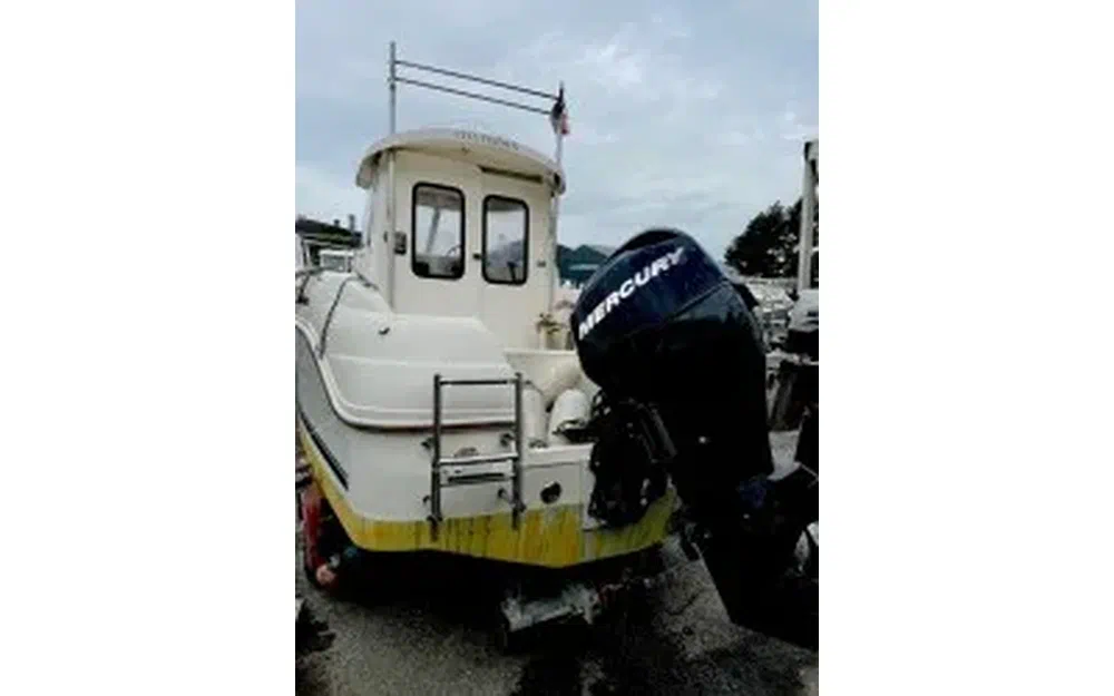 slider 4 Quicksilver 500 Pilothouse