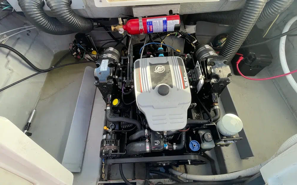 slider 9 Bayliner 235 BR