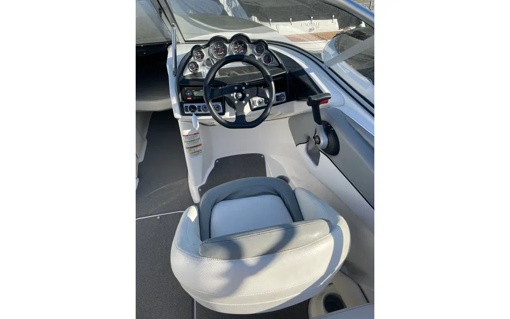 slider 3 Bayliner 235 BR