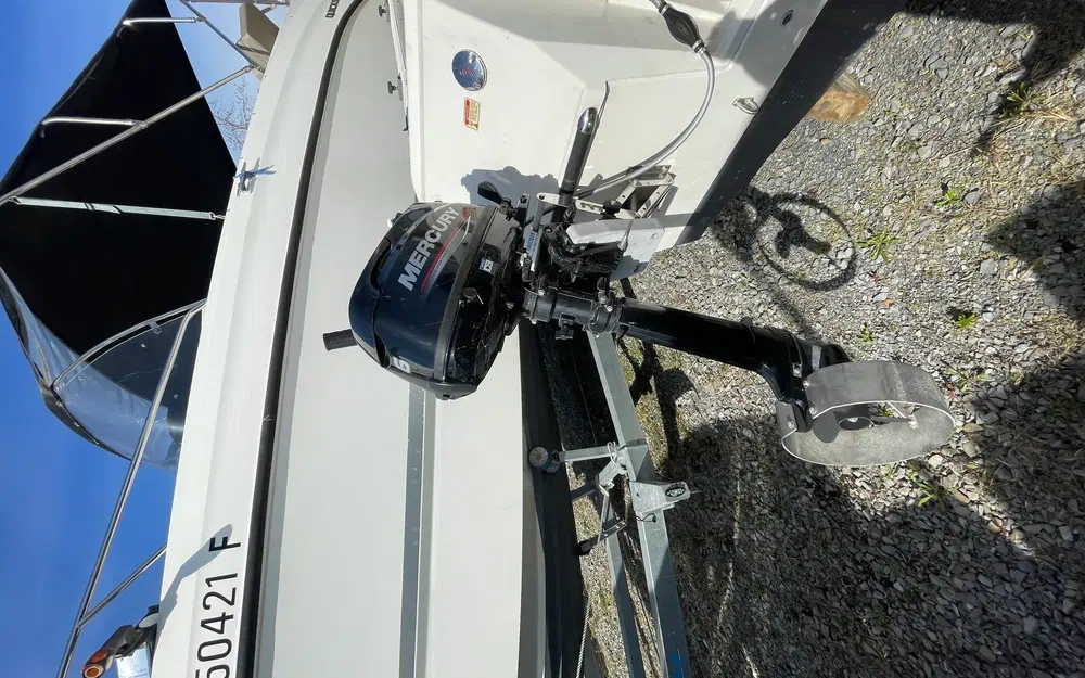 slider 9 Quicksilver Activ 605 Pilothouse