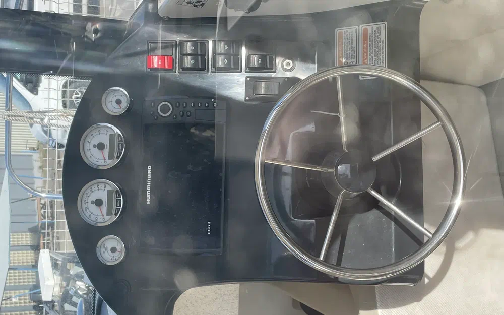 slider 3 Quicksilver Activ 605 Pilothouse