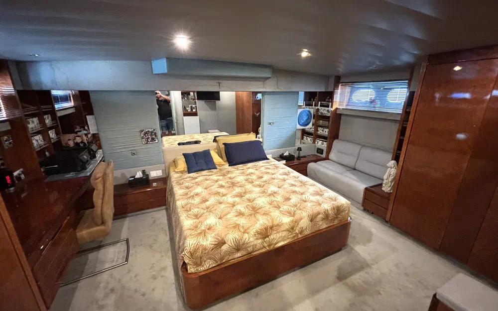 slider 21 Guy Couach 22 FLY