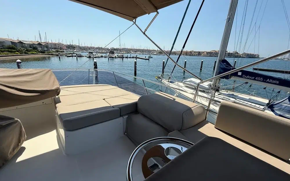 slider 13 Jeanneau Prestige 420 Fly