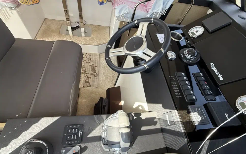 slider 26 Jeanneau Prestige 420 Fly