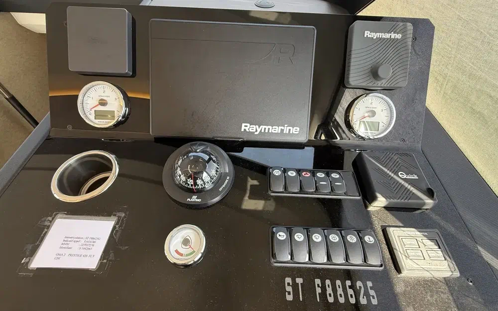 slider 28 Jeanneau Prestige 420 Fly