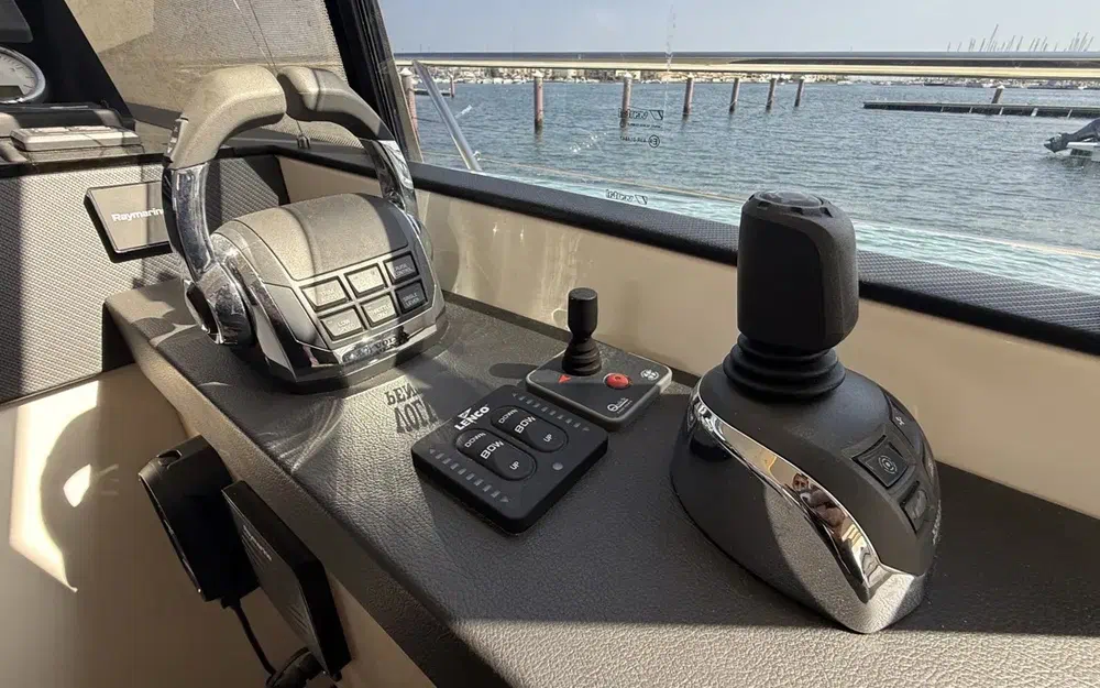 slider 29 Jeanneau Prestige 420 Fly