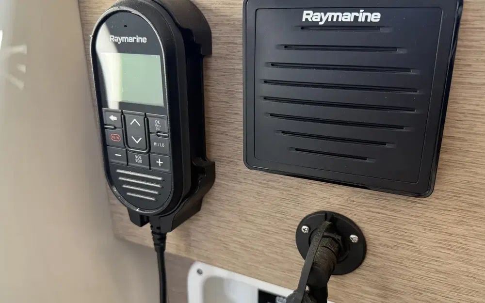 slider 30 Jeanneau Prestige 420 Fly