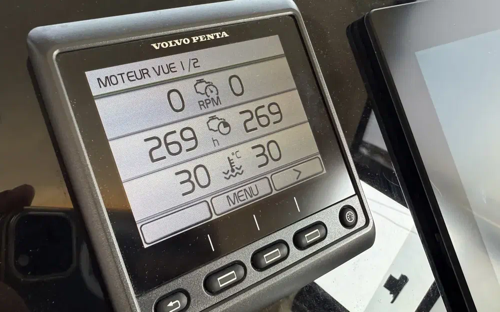 slider 31 Jeanneau Prestige 420 Fly